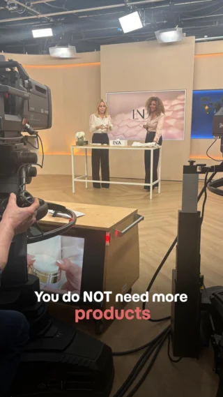 Instagram post from kellycolmanofficial. This post is in position 1.